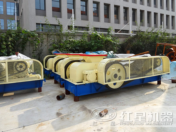 時(shí)產(chǎn)100噸對(duì)輥制沙機(jī)生產(chǎn)廠家 時(shí)產(chǎn)100噸對(duì)輥制沙機(jī)生產(chǎn)廠家