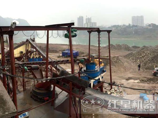 河南鐵礦石沖擊式破碎機(jī)工作現(xiàn)場(chǎng) 河南鐵礦石沖擊式破碎機(jī)工作現(xiàn)場(chǎng)