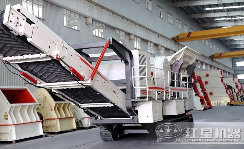 小型車載式鵝卵石破碎機(jī),履帶液壓驅(qū)動(dòng) 小型車載式鵝卵石破碎機(jī),履帶液壓驅(qū)動(dòng)