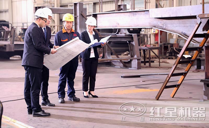 技術(shù)人員為客戶介紹不同制沙機(jī)的特點(diǎn),以及價(jià)格分析 技術(shù)人員為客戶介紹不同制沙機(jī)的特點(diǎn),以及價(jià)格分析