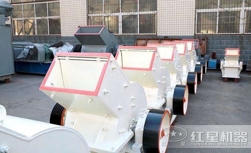 小型錘式破碎機廠家，現貨提供，可到場帶料免費咨詢