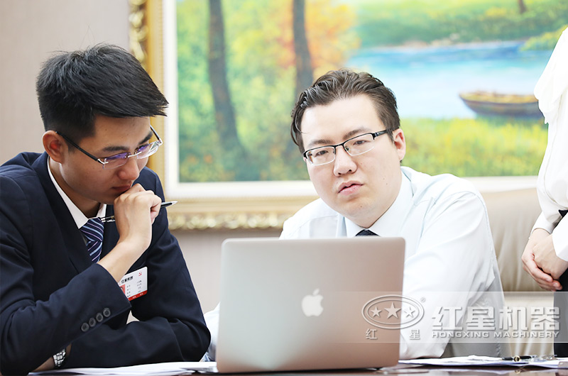 量身為用戶(hù)設(shè)計(jì)風(fēng)化石制砂、洗沙設(shè)備方案 量身為用戶(hù)設(shè)計(jì)風(fēng)化石制砂、洗沙設(shè)備方案