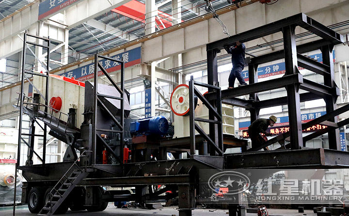 四合一移動(dòng)式碎石機(jī)器 四合一移動(dòng)式碎石機(jī)器