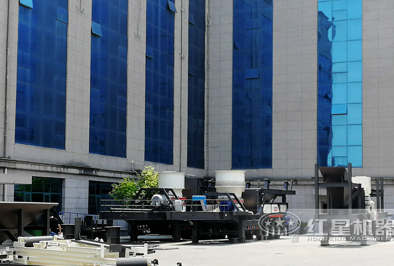 輪胎移動(dòng)圓錐細(xì)碎機(jī) 輪胎移動(dòng)圓錐細(xì)碎機(jī)