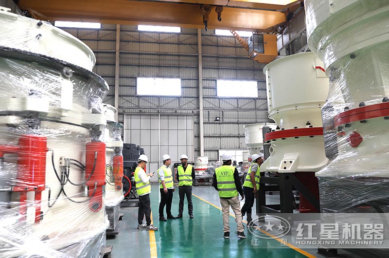 客戶來到設備生產(chǎn)車間實地考察 客戶來到設備生產(chǎn)車間實地考察