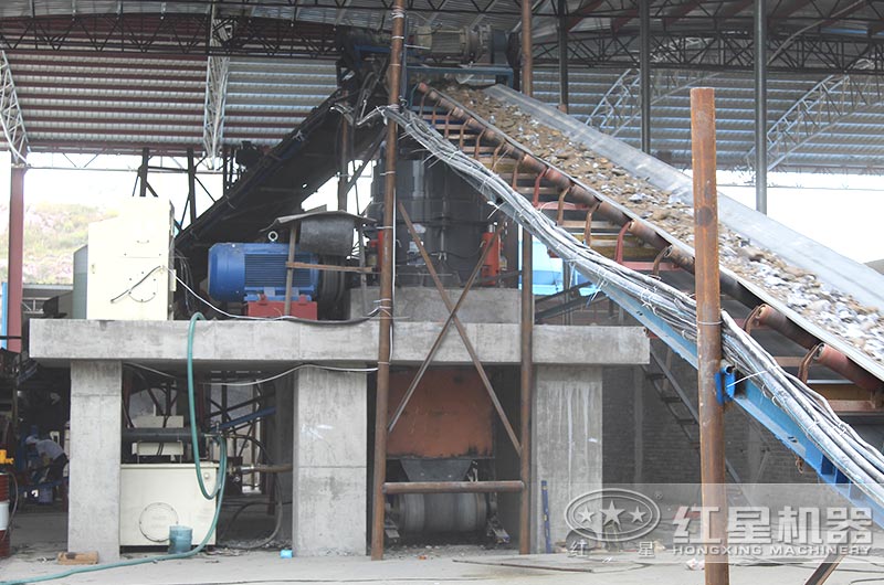 圓錐破碎機(jī) 圓錐破碎機(jī)