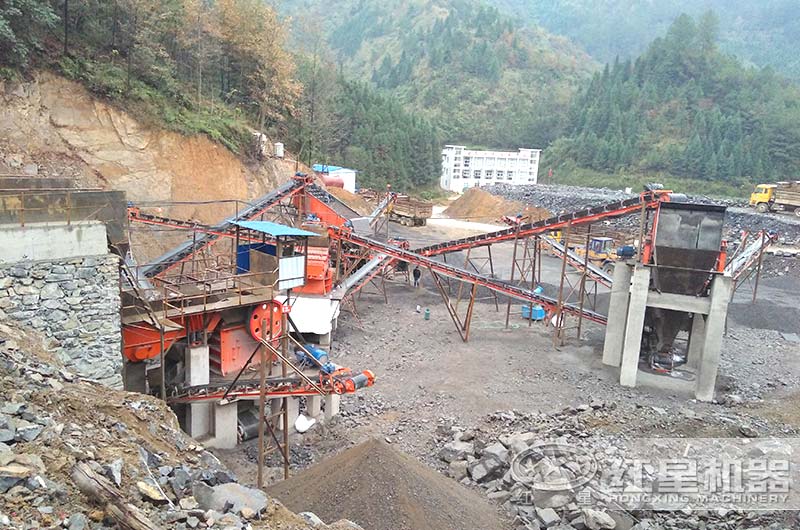 小型碎石機械設備生產現場圖 小型碎石機械設備生產現場圖