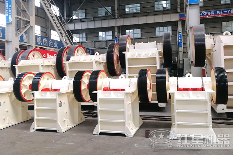 顎式破碎機設(shè)備圖片 顎式破碎機設(shè)備圖片