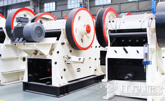 新型顎式破碎機(jī) 新型顎式破碎機(jī)