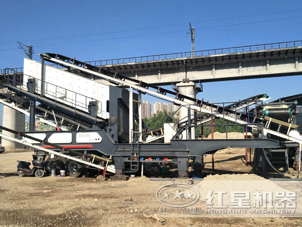 新一代車載碎石機現場圖 新一代車載碎石機現場圖