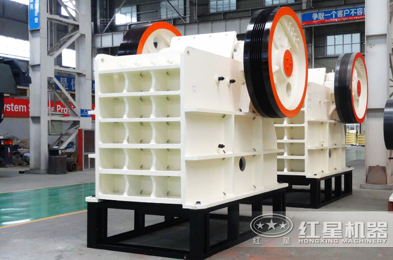 鄂式破碎機時產1-2200t/h,進料125-1200mm 鄂式破碎機時產1-2200t/h,進料125-1200mm