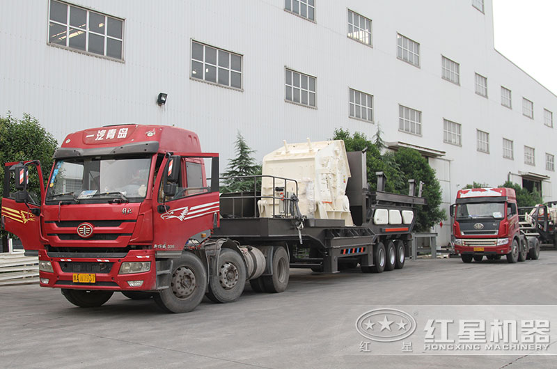 移動(dòng)式破碎機(jī)直接開(kāi)往作業(yè)現(xiàn)場(chǎng) 移動(dòng)式破碎機(jī)直接開(kāi)往作業(yè)現(xiàn)場(chǎng)