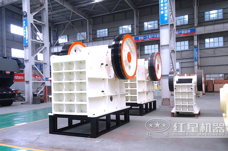 鄂式破碎機(jī),一段粗碎破碎比大 鄂式破碎機(jī),一段粗碎破碎比大