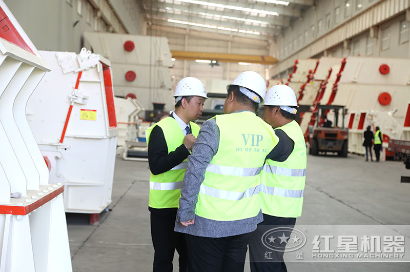 客戶到設(shè)備生產(chǎn)車間考察 客戶到設(shè)備生產(chǎn)車間考察