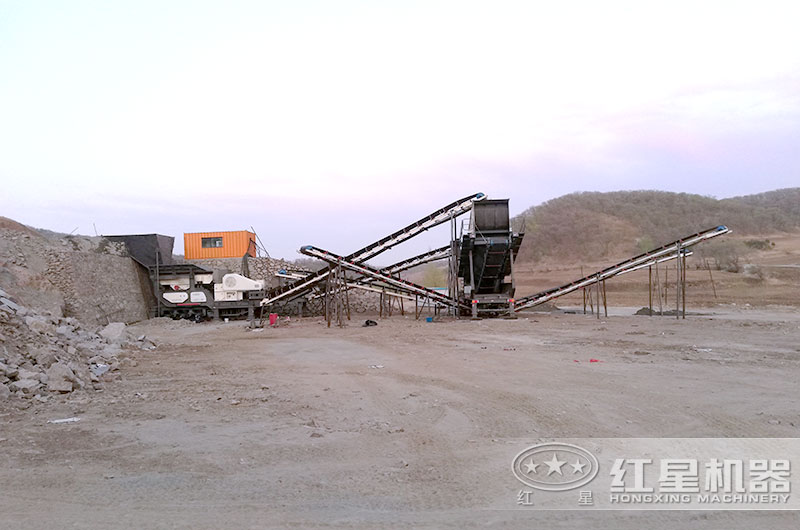 移動(dòng)生產(chǎn)線現(xiàn)場(chǎng) 移動(dòng)生產(chǎn)線現(xiàn)場(chǎng)