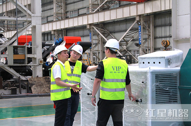 客戶直接到設(shè)備制造車(chē)間考察 客戶直接到設(shè)備制造車(chē)間考察