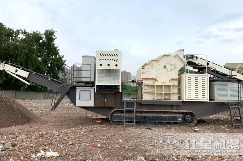 履帶式小型流動打沙機(jī)一體機(jī)工作現(xiàn)場 履帶式小型流動打沙機(jī)一體機(jī)工作現(xiàn)場