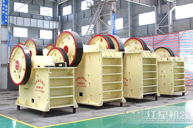 顎式破碎機(jī)圖片 顎式破碎機(jī)圖片