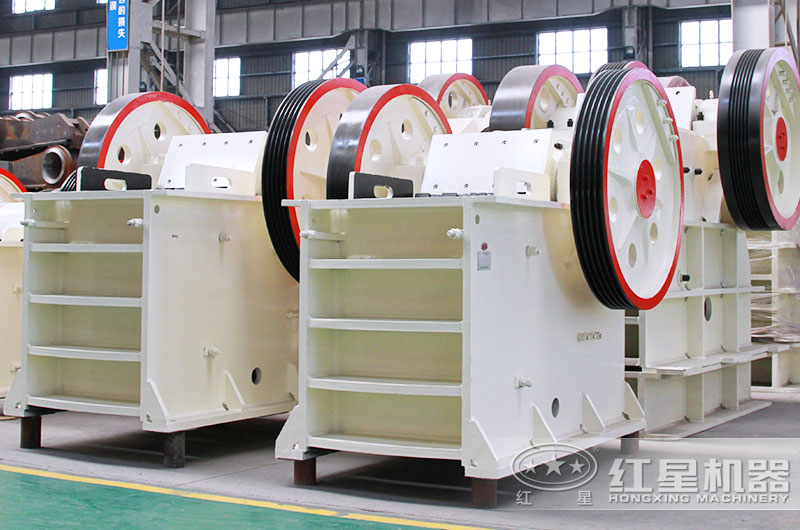 石英石顎式破碎機(jī)圖片 石英石顎式破碎機(jī)圖片