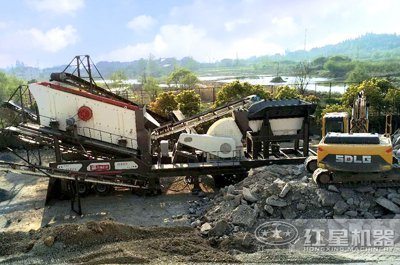 移動錘式破碎機加工客戶現場實拍 移動錘式破碎機加工客戶現場實拍