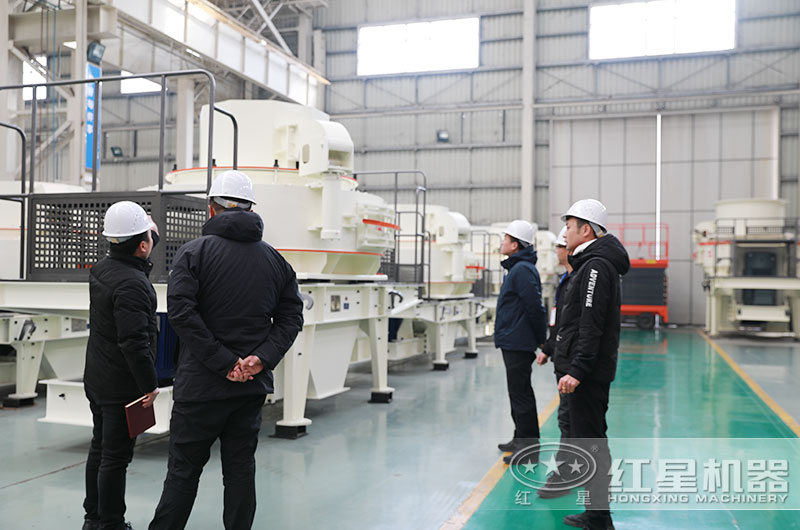 客戶(hù)來(lái)廠考察制砂機(jī)設(shè)備 客戶(hù)來(lái)廠考察制砂機(jī)設(shè)備